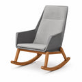 Silla mecedora de madera y resina con cojín gris claro